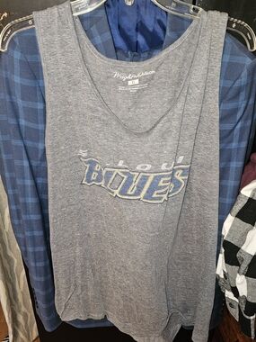 ❤️GUC Wright & Ditson Gray Tank with Blue and Gold St. Louis Blues Logo